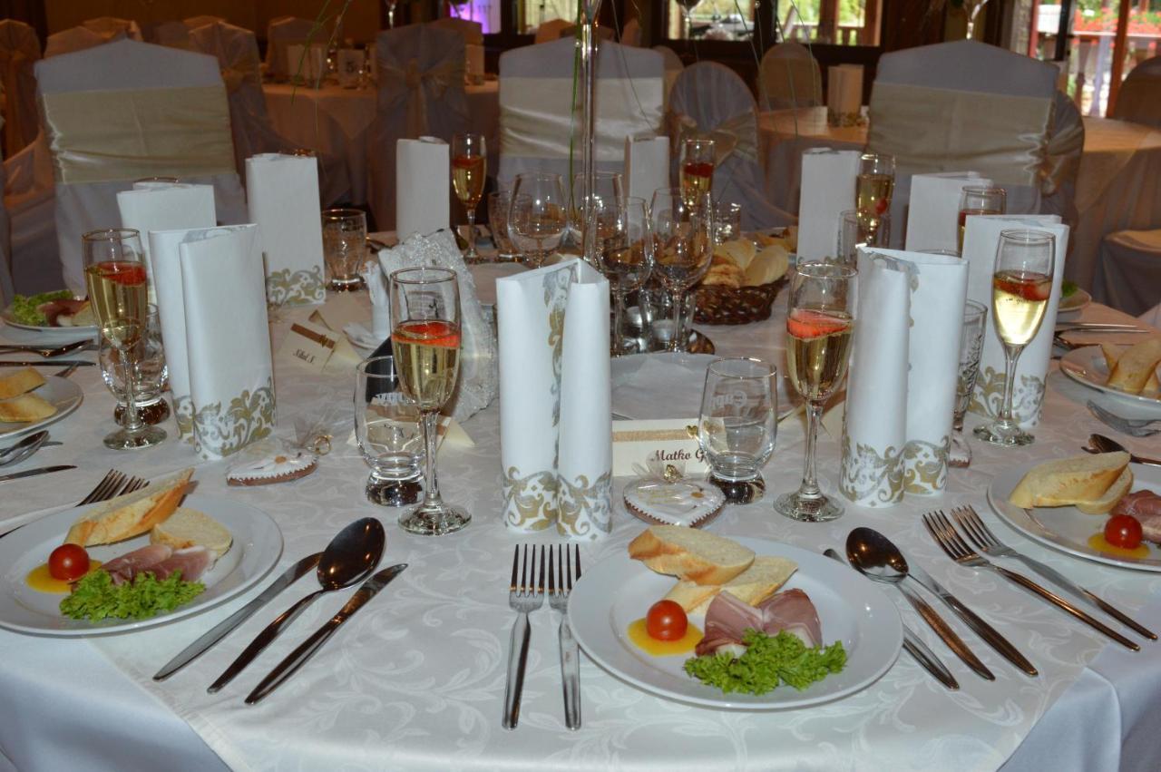 Hotel David Velke Bosany ภายนอก รูปภาพ