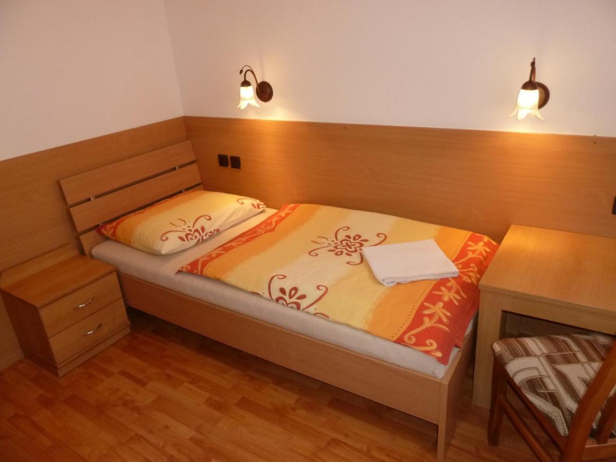 Hotel David Velke Bosany ภายนอก รูปภาพ